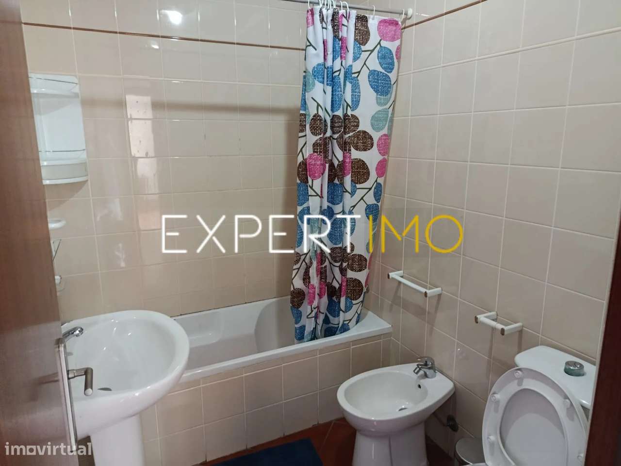 Apartamento T2 R/C mobilado, com varanda e arrecadação-14
