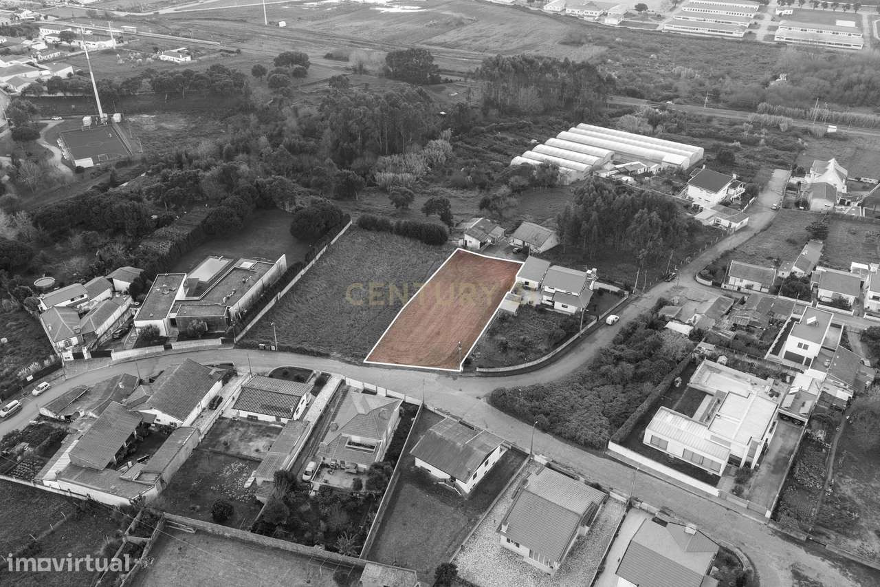 Terreno Urbanizável para moradia de 4 frentes em Paramos-Espinho - Grande imagem: 2/14