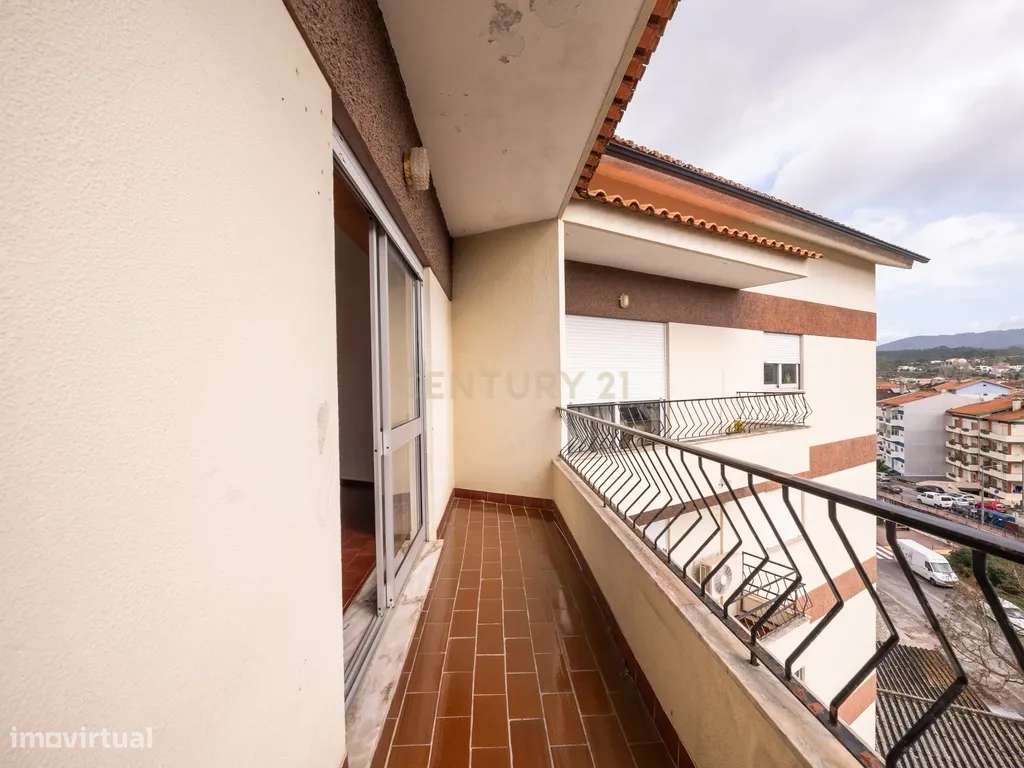 T3 com Sótão e Garagem no Bairro de Santa Apolónia em Coimbra - Grande imagem: 5/25