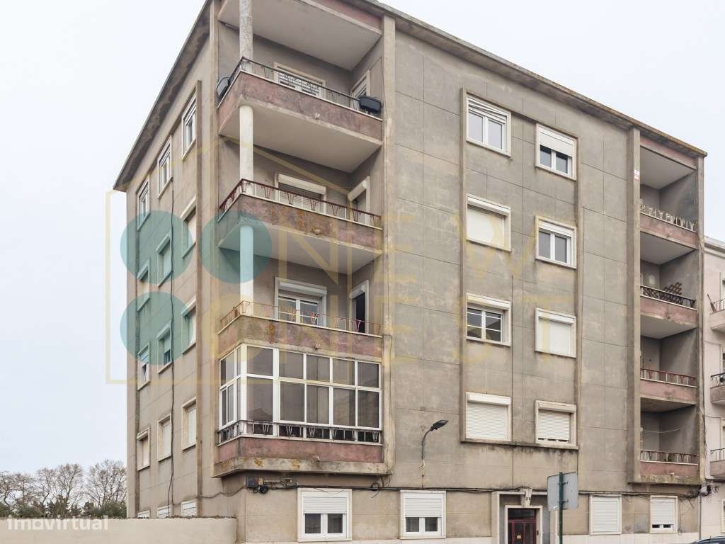 Apartamento T2+1 com excelente luz natural, varanda e logradouro co...-29