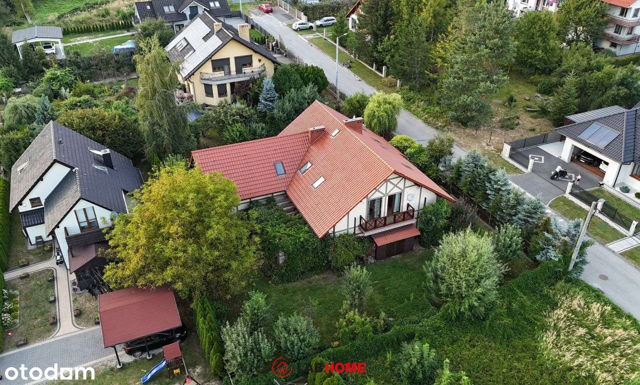 Urokliwy dom z odrobinę tajemniczym ogrodem-17