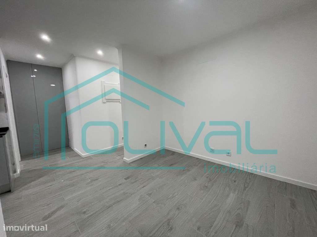 RESERVADO Apartamento T2 Renovado Centro da Cidade - Grande imagem: 4/12