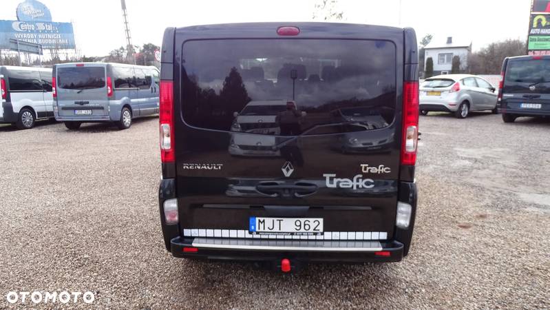 Renault Trafic 2.0 dCi 115 FAP Passenger Black Edition - 28