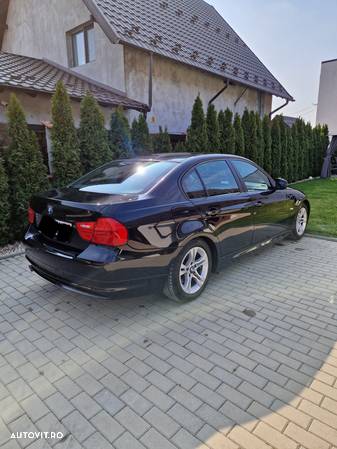 BMW Seria 3 318d Sport Line - 6