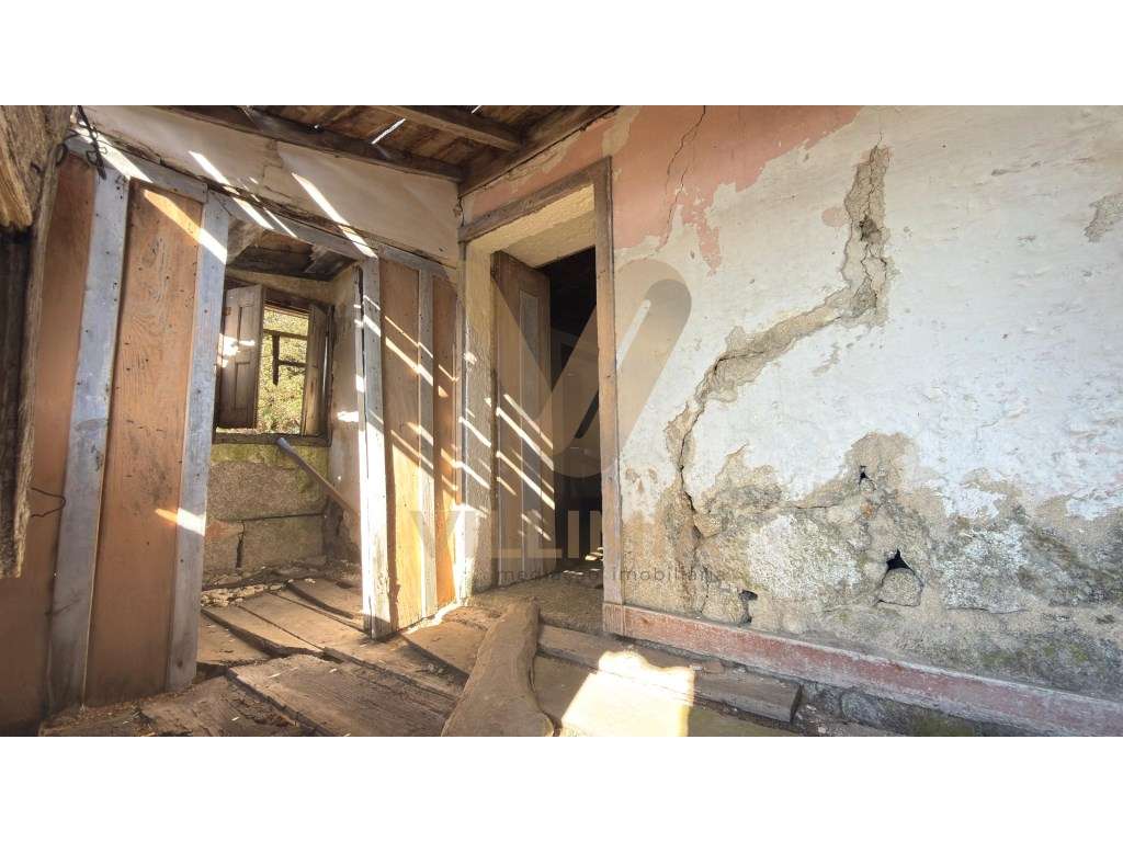 Propriedade com Duas Casas Antigas em Pedra para Restauro - Padreir...-11