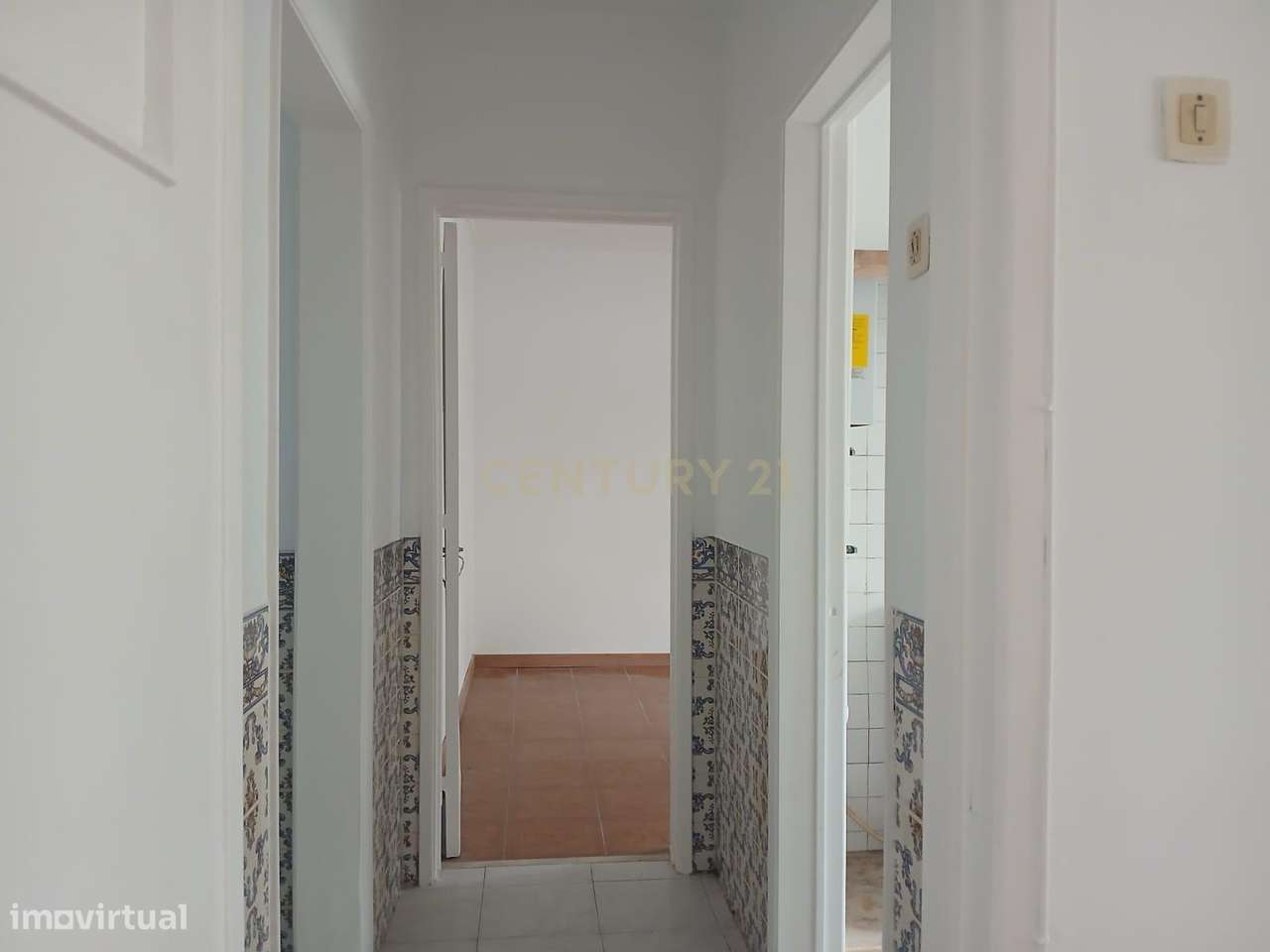 T1 Remodelado com Logradouro Privado em Algés – Excelente Localização - Grande imagem: 2/18