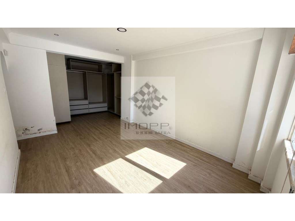 Apartamento T3 na Ramada - Conforto, Funcionalidade e Excelente Loc...-9