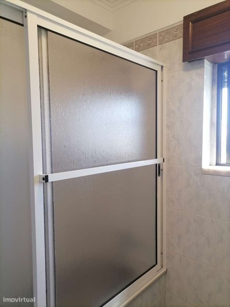 T3 Centro de Queijas, Oeiras. Com Parqueamento e Arrecadação.-23