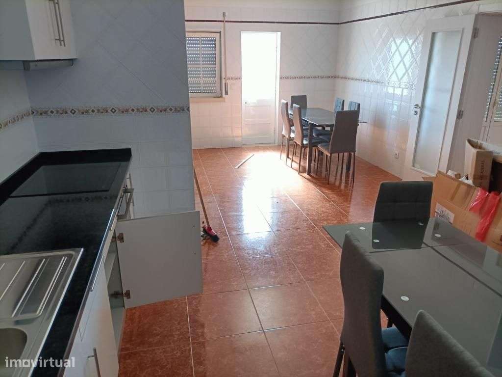 Moradia-T-8 com Terreno-Casal Jorge Dias-Alcobaça-Leiria - Grande imagem: 4/17