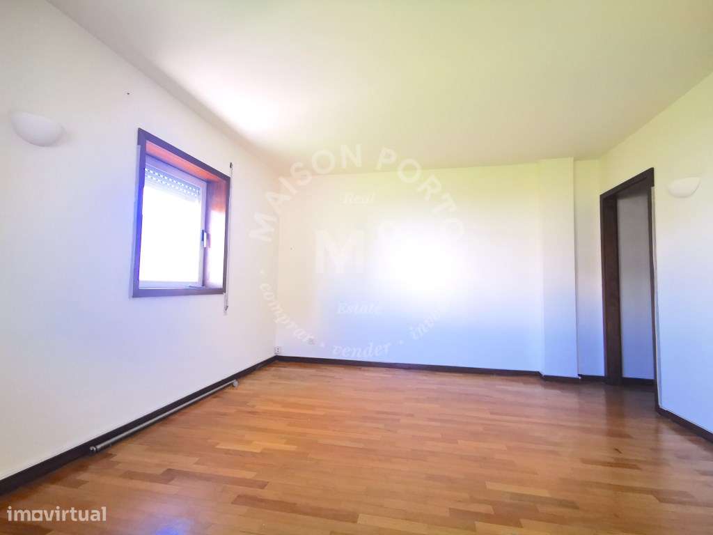 Apartamento T3 com Varanda e Garagem em Serralves, Porto - Grande imagem: 5/19