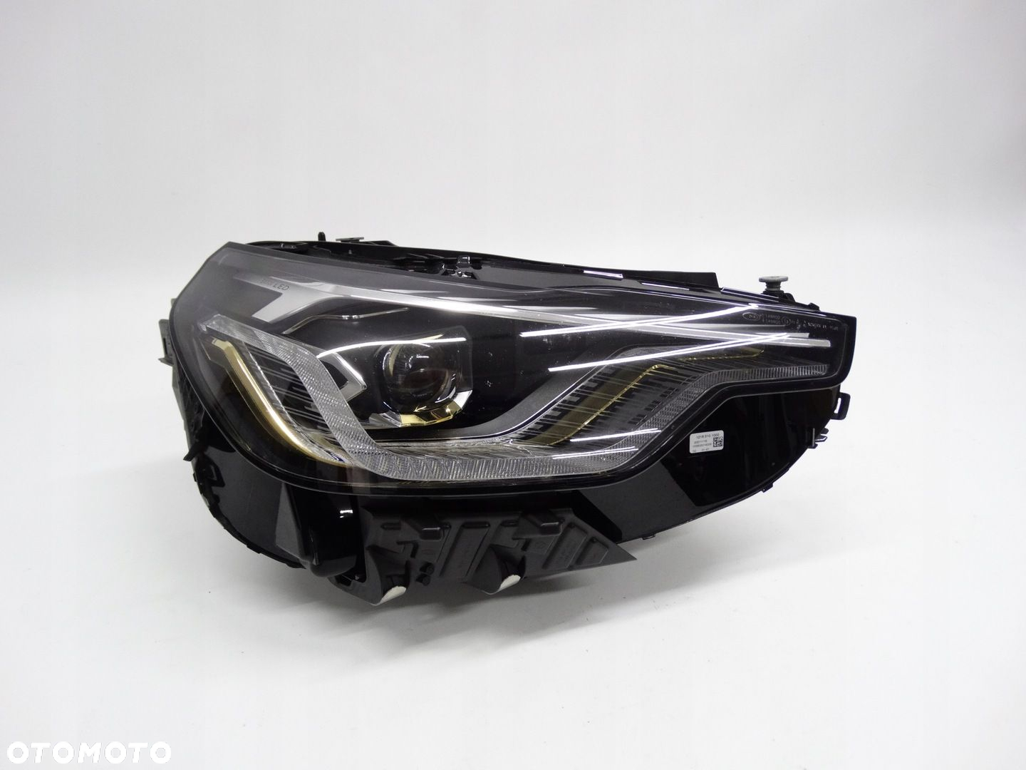 BMW M2 G87 2 G42 2022 lampa prawa Adaptive LED złota 5A320F4 oryginalna - 5