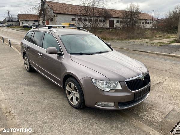 Skoda Superb 2.0 TDI PD Elegance - 3