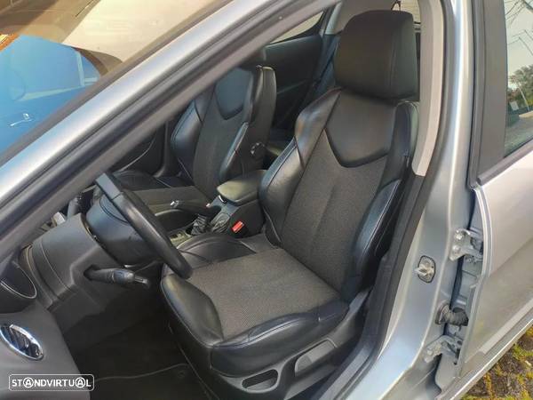 Peugeot 308 1.6 e-HDi Allure CVM6 - 13