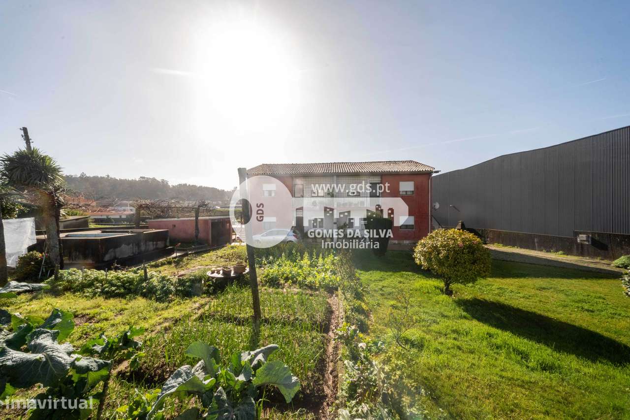 Prédio / Moradia com quatro habitações em Sequeira, Braga-12