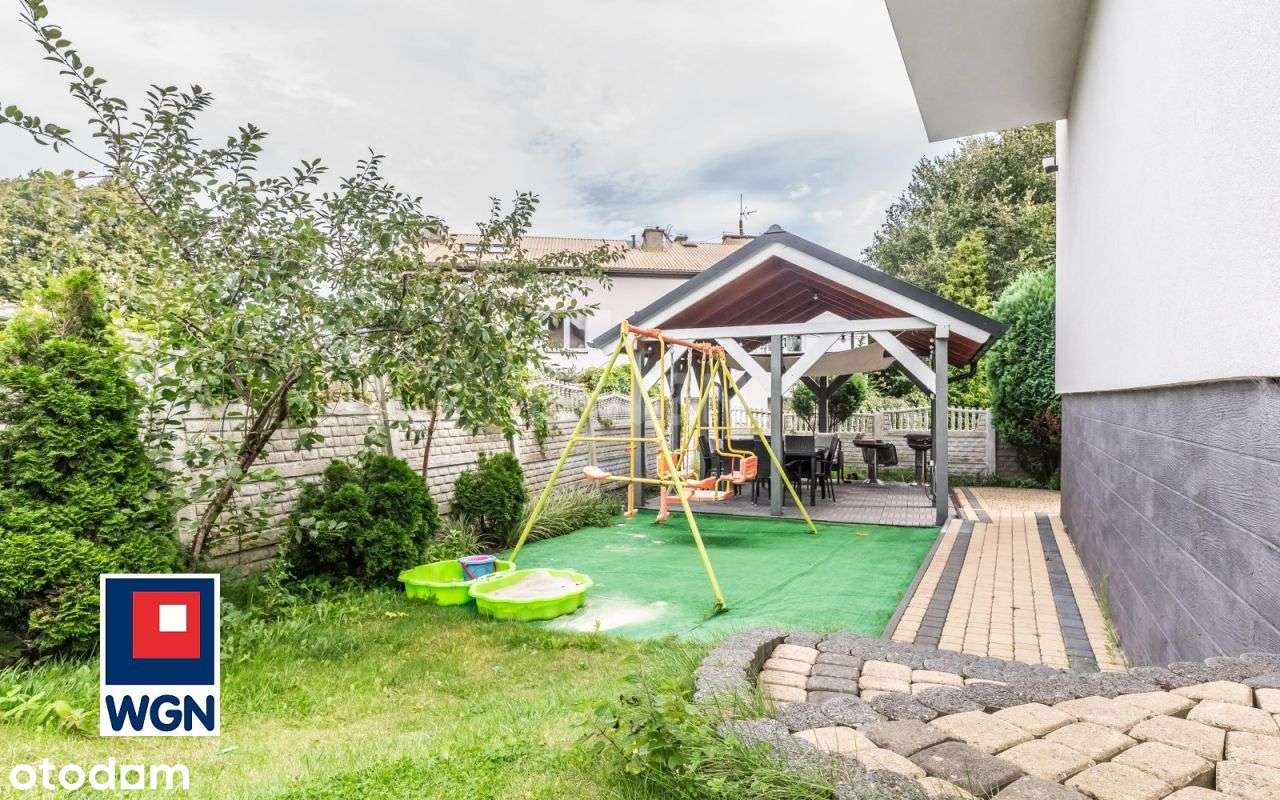 Pensjonat z 2 budynkami gościnnymi, basenem i jacu-17