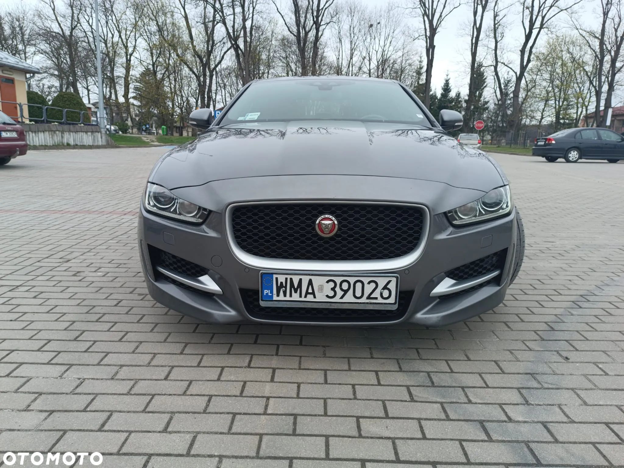 Jaguar XE 2.0 D R-Sport - 1