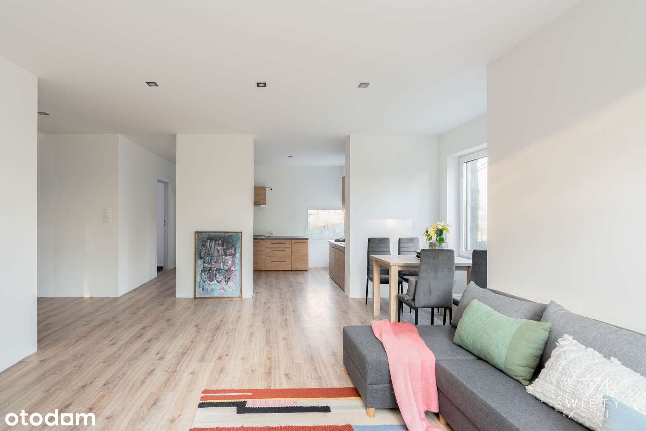 Dom w sercu lasu z widokiem na jezioro-10