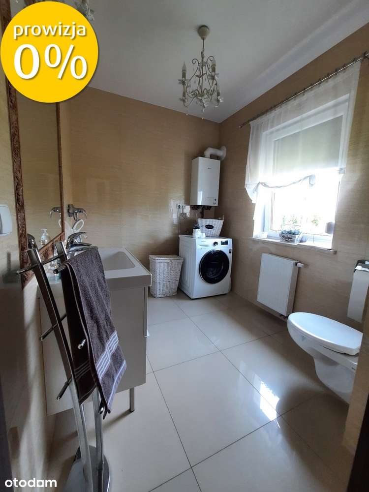 Nowoczesny dom wolnostojący z pięknym ogrodem-16