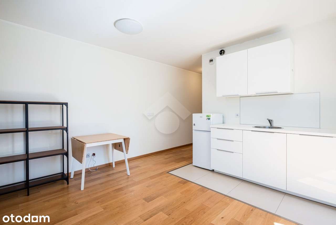 Kawalerka | Apartamentowiec z 2018 r. | Balkon | Do wejścia-1