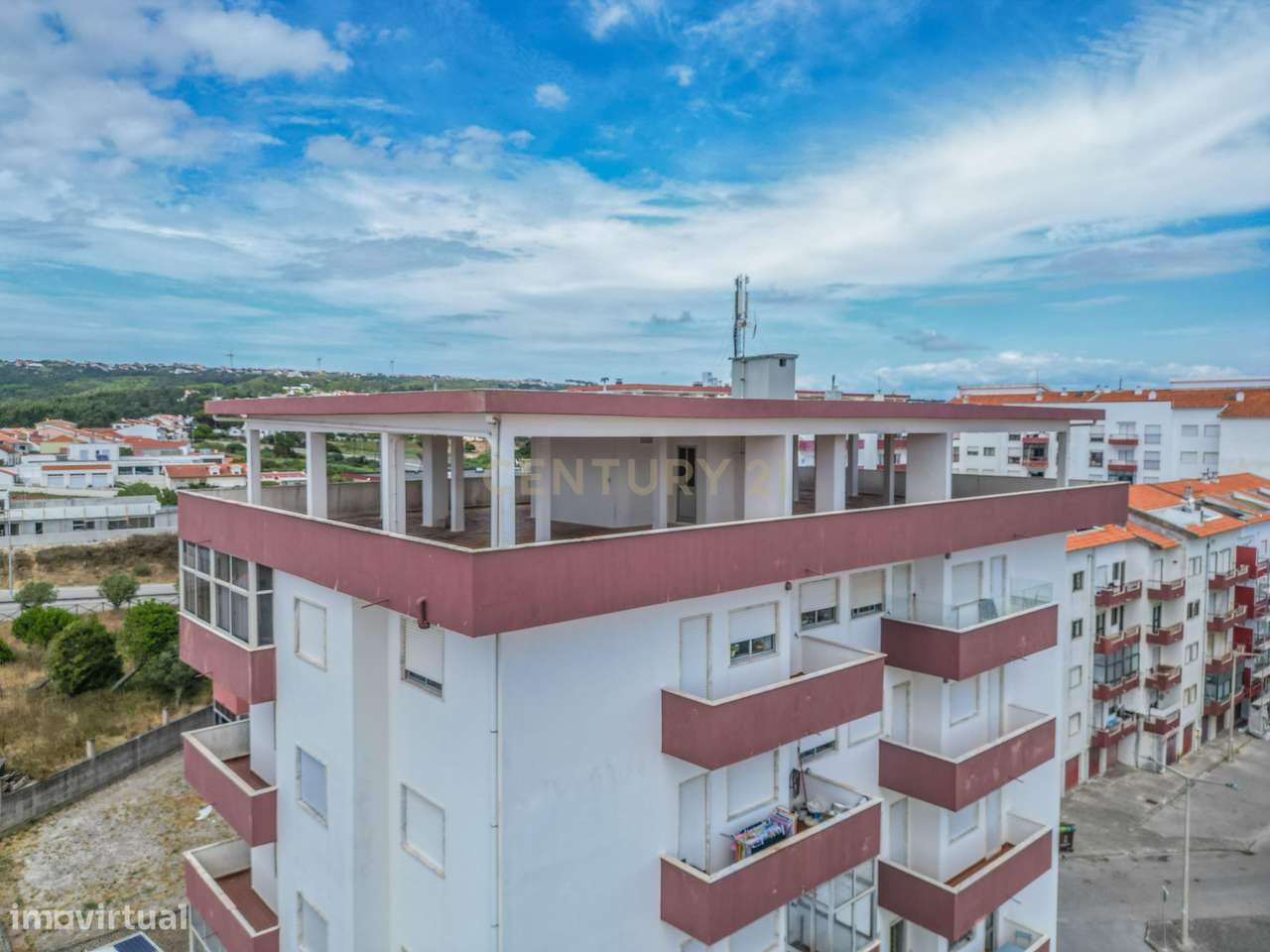 Apartamento T3 em Buarcos, a 900 metros da Praia, com elevador e excel-29