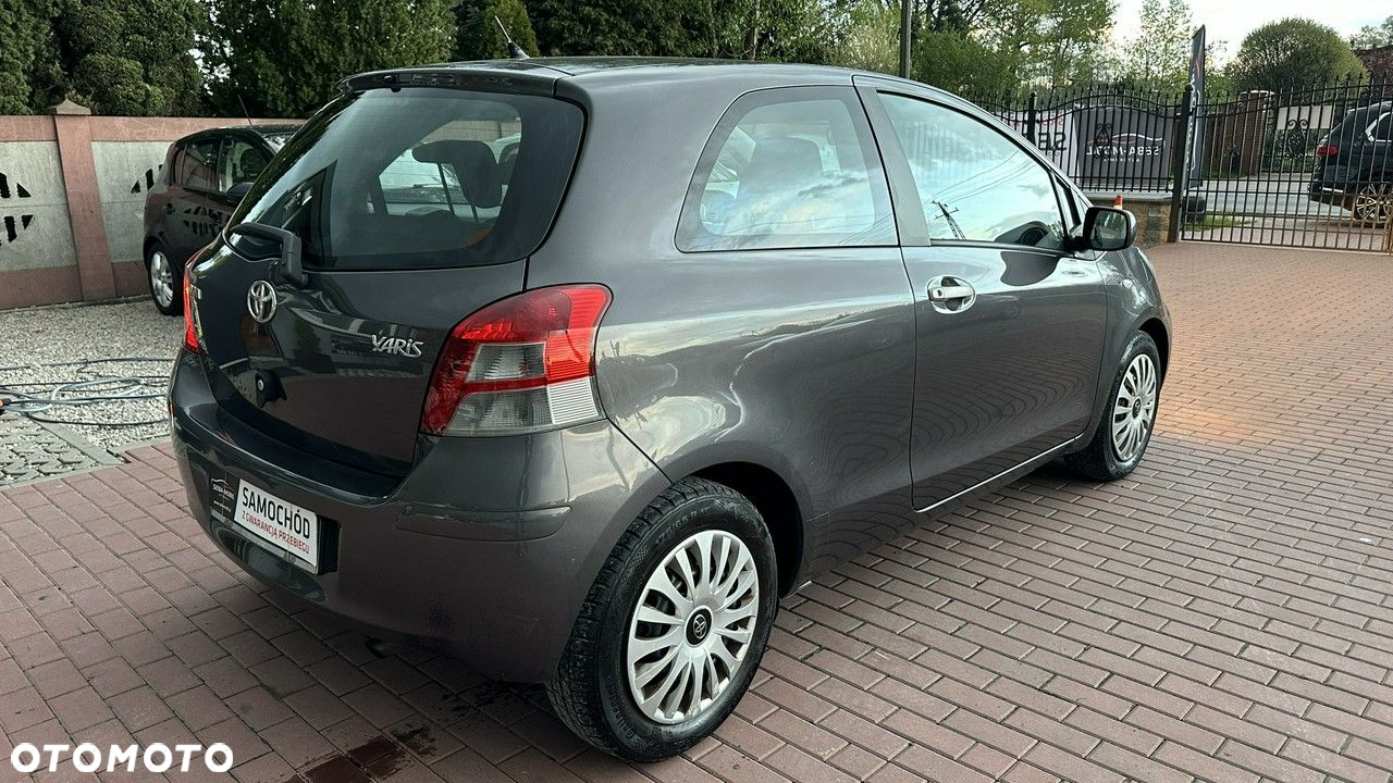 Toyota Yaris - 11