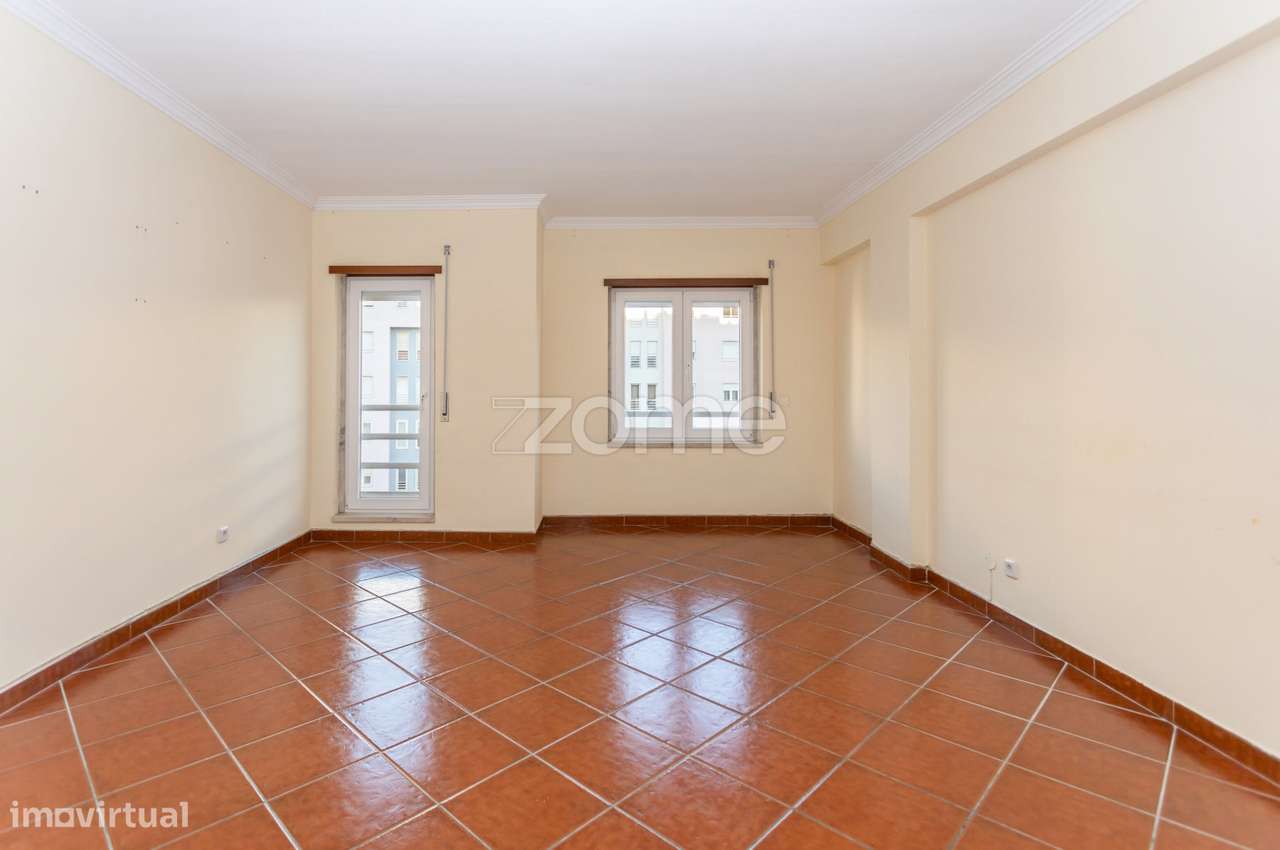 T2 com elevador e arrecadação em Santa Marta do Pinhal - Grande imagem: 4/17