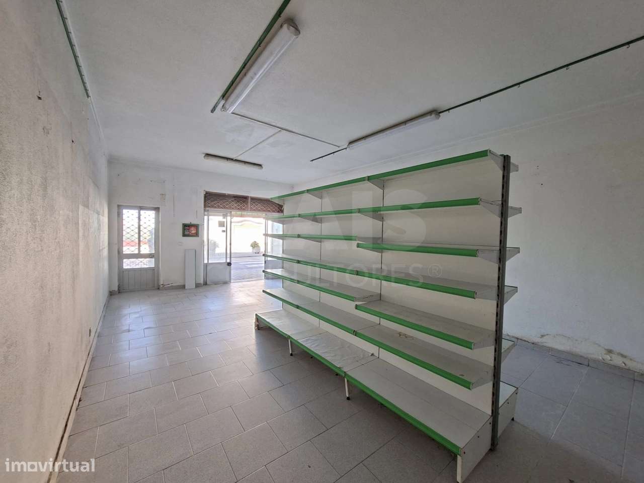 Espaço Comercial com 77,5 m² em Peniche-2