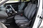 Peugeot 3008 PureTech 130 Stop & Start GPF EAT8 Roadtrip - 29