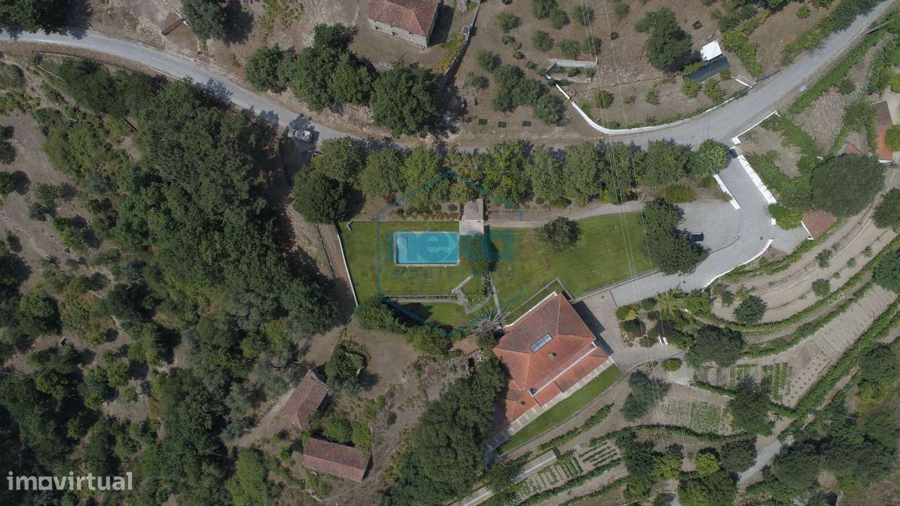 Moradia inserida em Quinta-58