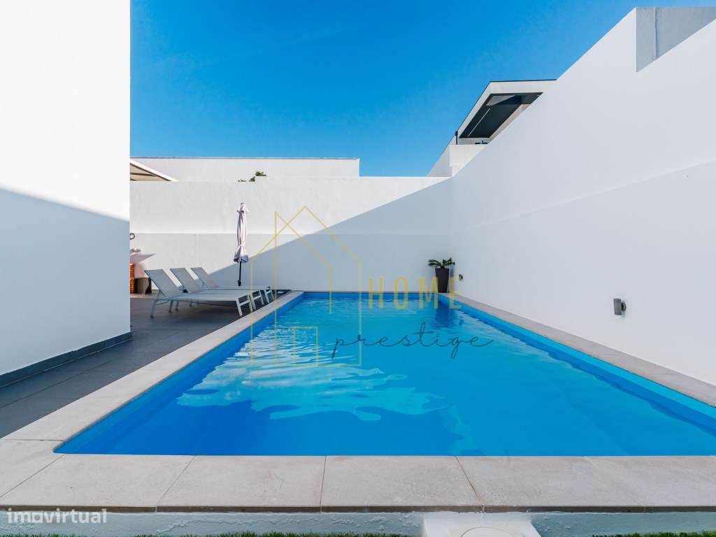 Moradia T4 na Urbanização Jardins de Santiago- Setúbal-16