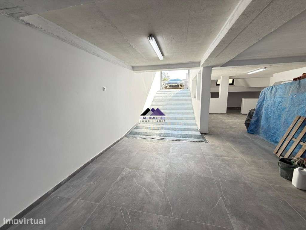 Moradia V3 com Garagem e Piscina a Estrear-5