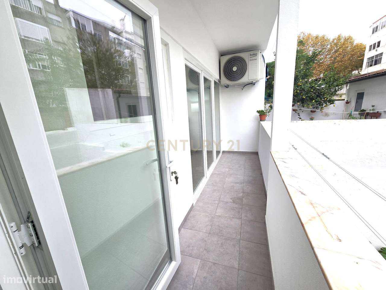 Apartamento T2 Totalmente Remodelado em Almada, Cova da Piedade-19