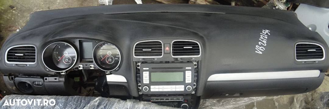 Plansa de bord Volkswagen Golf 6 din 2010 cu airbag volan si pasager - 1