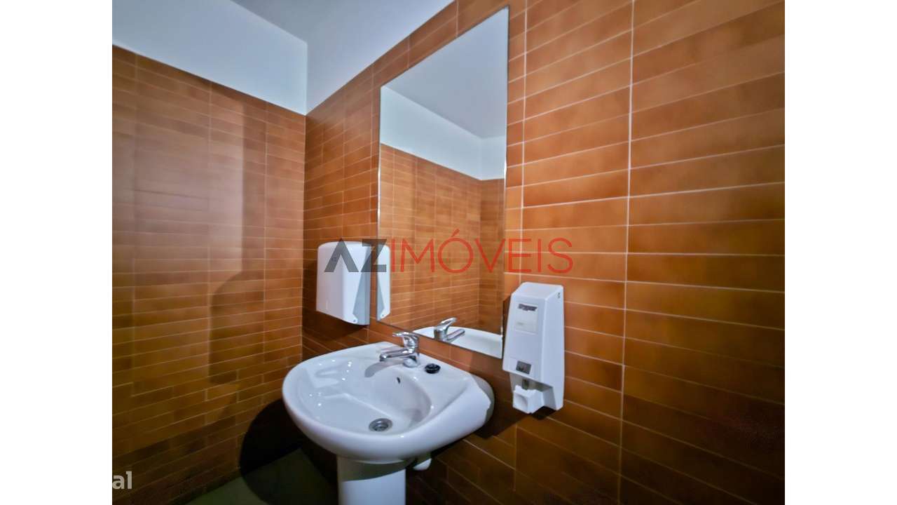 VENDE-SE ARMAZÉM EM AUTOGUIA, OURÉM-30