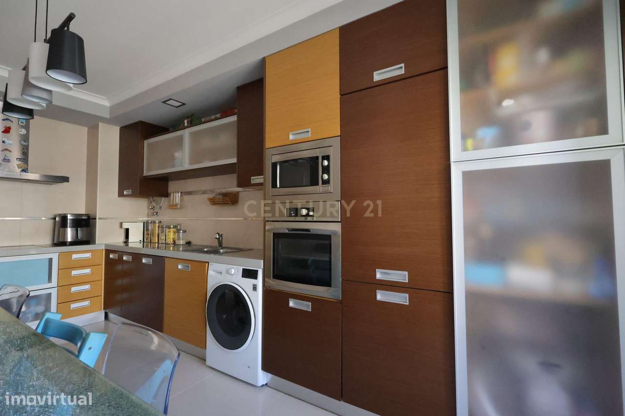 Apartamento Duplex T4 de Prestígio com Vista Rio | Alcochete-8