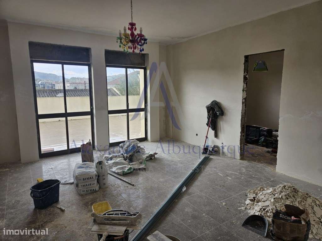 Apartamento T3 com Terraço de 80 m² e Parqueamento Privativo - Grande imagem: 5/18