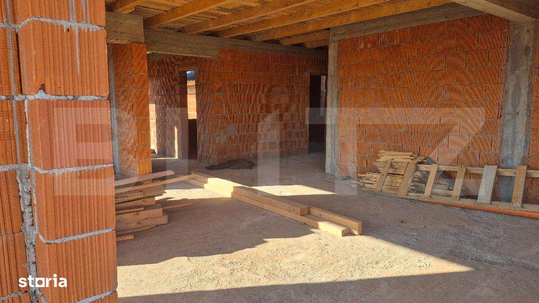 Casa la rosu, 4 camere, 145,31 mp utili, 715 mp teren, zona Martinesti - Imagine principală: 5/13