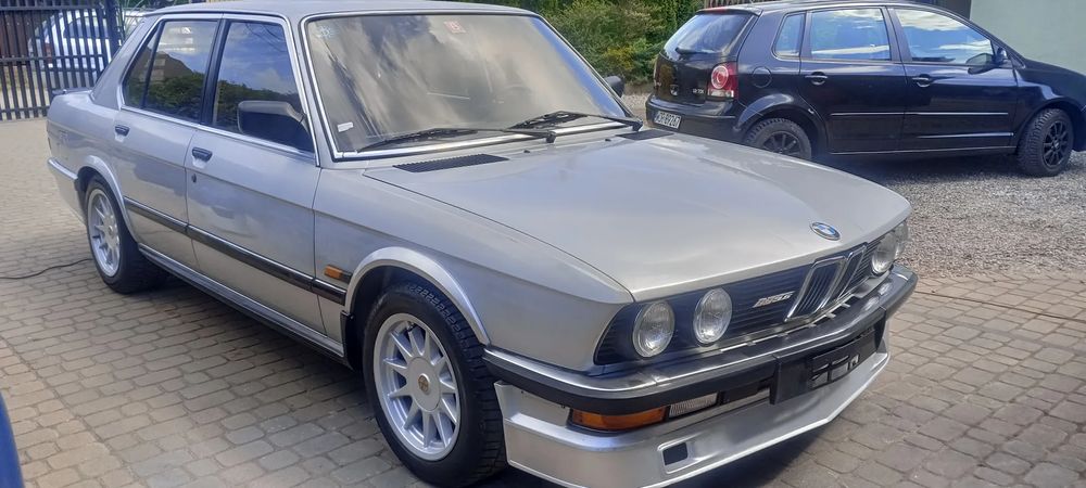 BMW 5 Series E28 1986