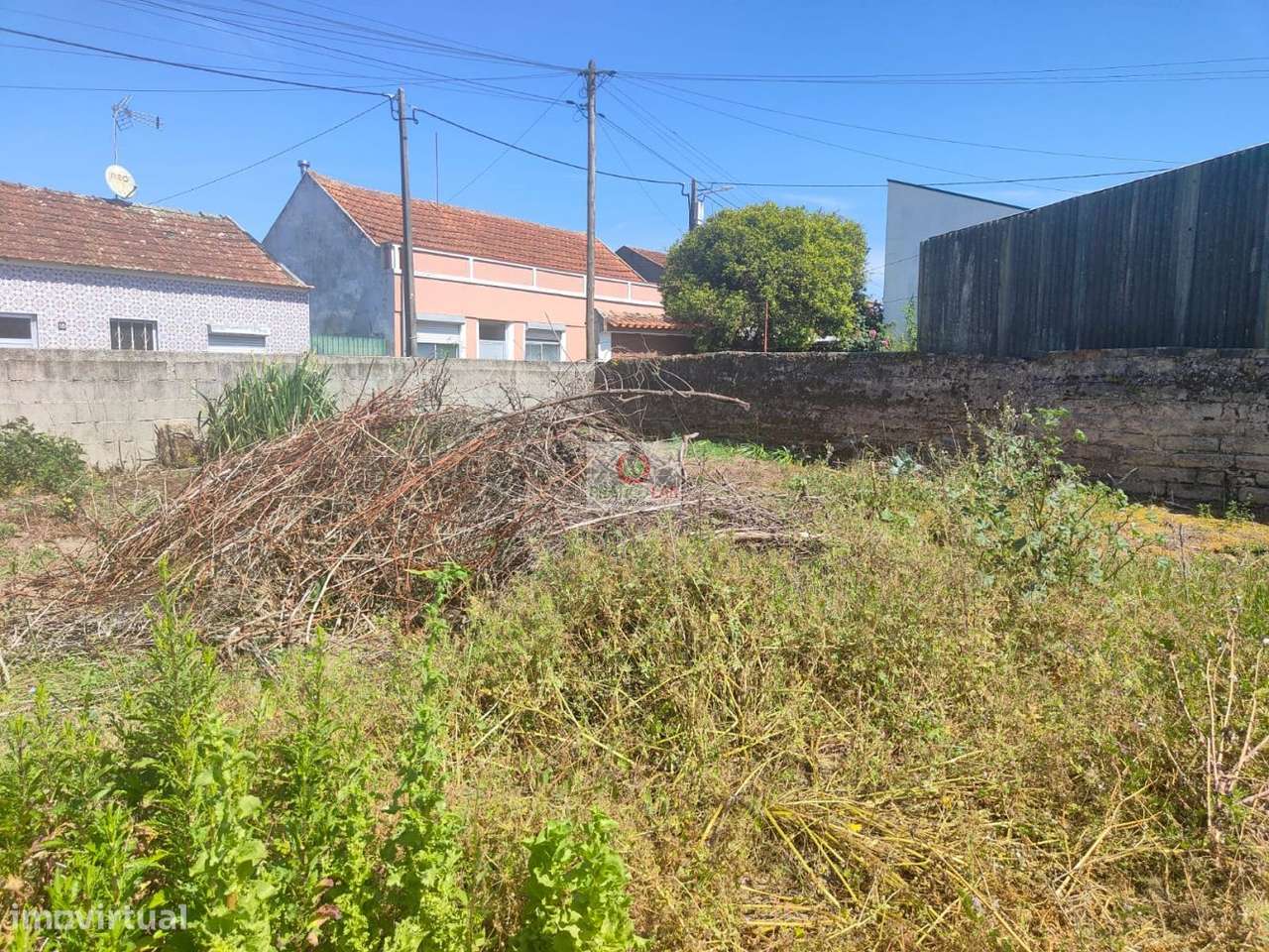 Moradia para restaurar  com terreno para construção em Nariz-22