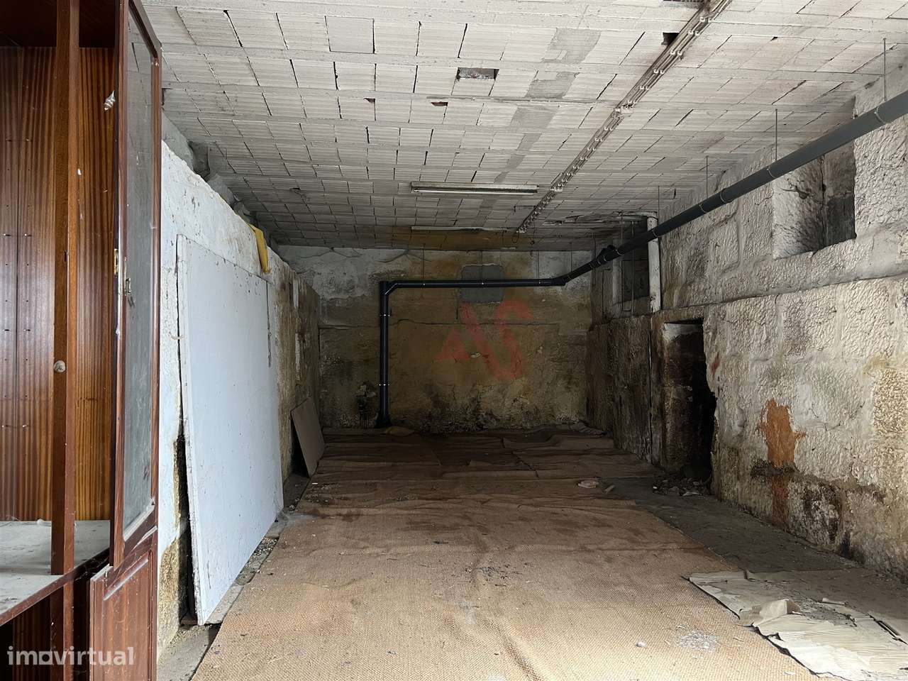 Moradias para Restauro com Terreno de 1.682 m² | Raimonda, Paços de Fe-25