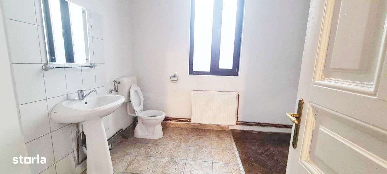 Central - spatiu comercial - 70 mp (3 camere) - Imagine principală: 4/5