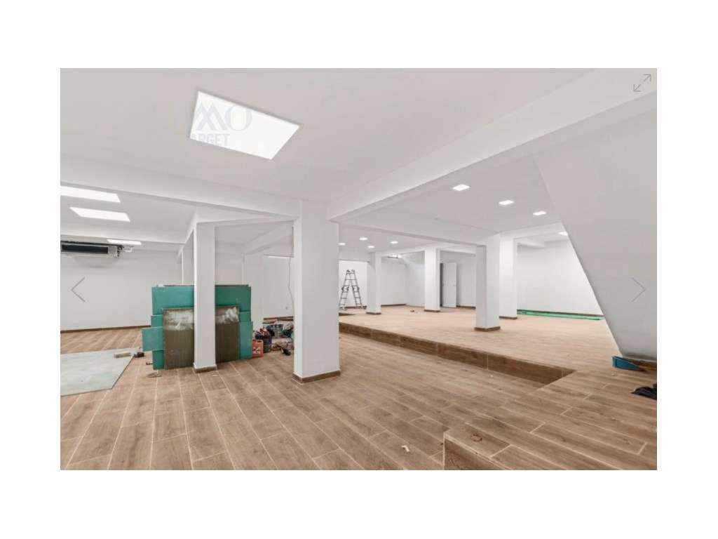 ESPAÇO COMERCIAL REMODELADO - RUA D. FILIPA DE LENCASTRE 18-12