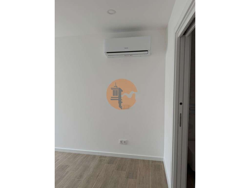 T2 em Construção no Rés do Chão (fase de acabamentos) - Boavista - Grande imagem: 5/39