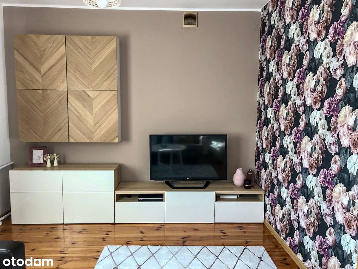 Przestronny dom z garażem i ogrodem w spokojnej okolicy (Wręczyca) - Pełny obrazek: 2/17