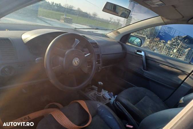 Lampa stop dreapta pe aripa Volkswagen VW Polo 4 9N  [din 2001 pana  2005] seria Hatchback 5-usi 1. - 6