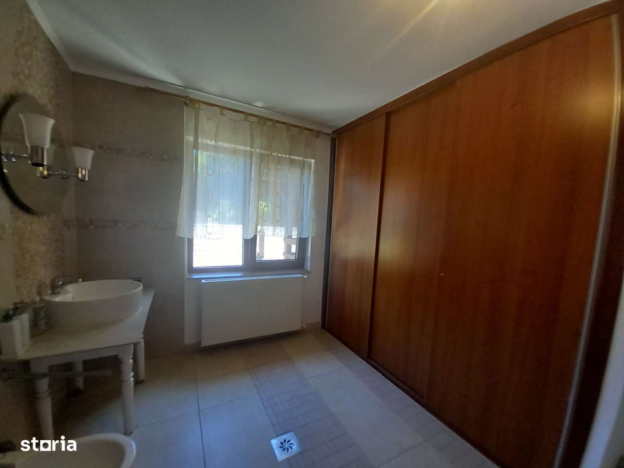 De vânzare pe str. Valea Roșie o casa superba !-7