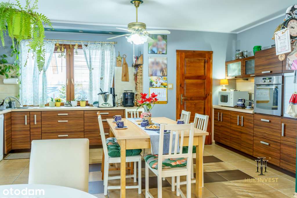 Dom z osobnym mieszkaniem-3