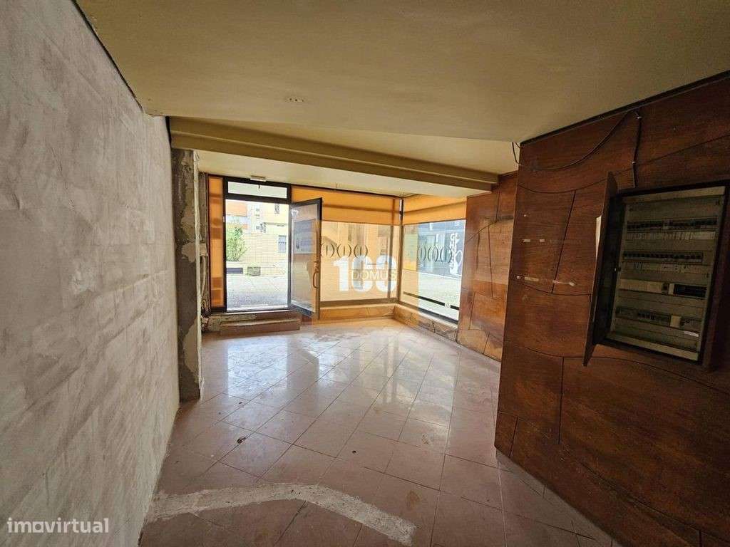 Espaço comercial na Rua da Constituição - Grande imagem: 2/15