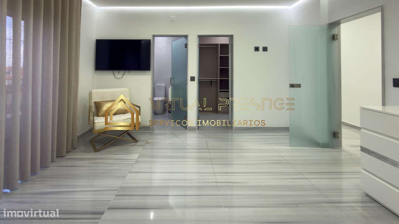 Moradia T4 Remodelada com Piscina em Belverde-26