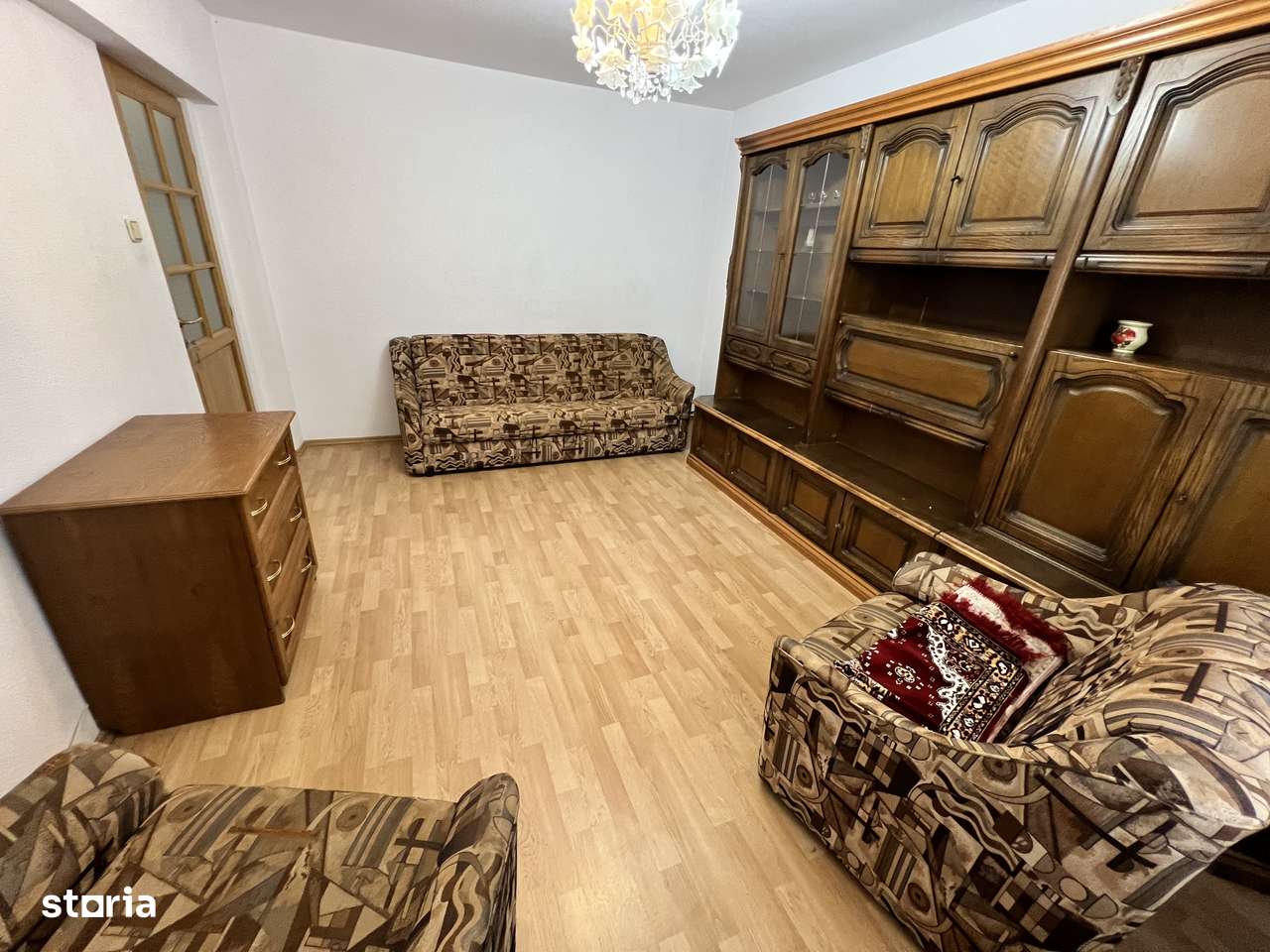 INCHIRIEZ apartament 4 camere decomandat, zona Vasile Aaron - Imagine principală: 1/13